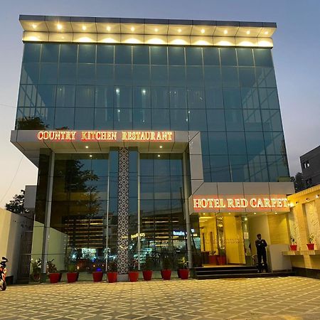 Hotel Red Carpet Tājganj Eksteriør bilde